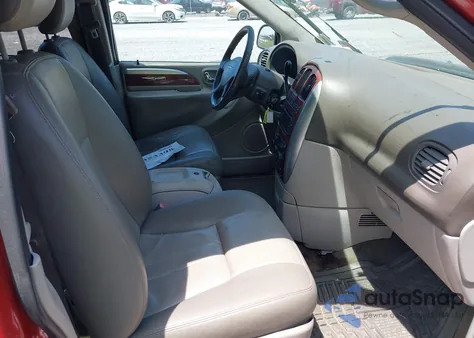 2006 Chrysler Town & Country Touring z USA, uszkodzony, nr VIN 2A4GP54L76R688230